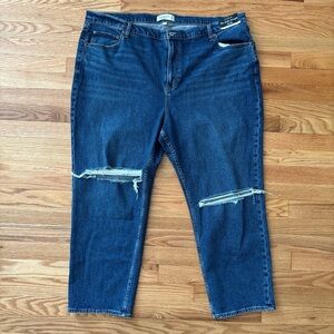 NWT Abercrombie & Fitch Ultra High Rise Ankle Straight Jeans in a 36/22R